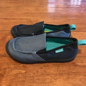 2 pairs Chooze Blue Slide Ons